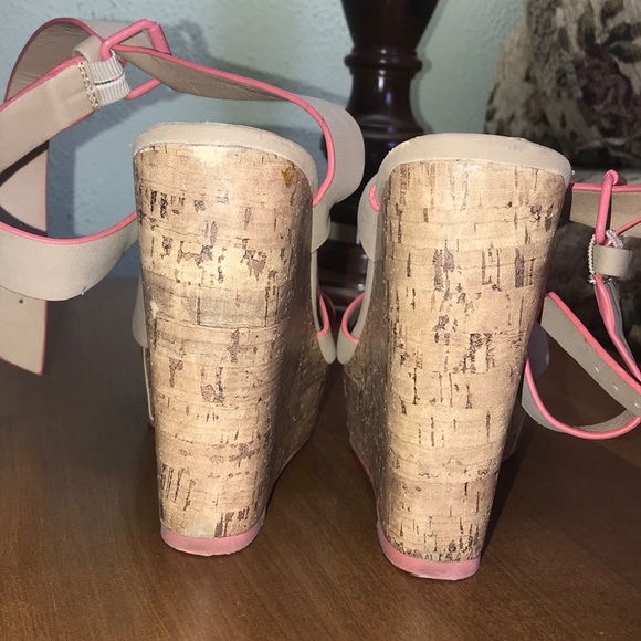 Maurice’s Tipped Wedge Cork Heel Sandal Size 8 - Picture 4 of 7